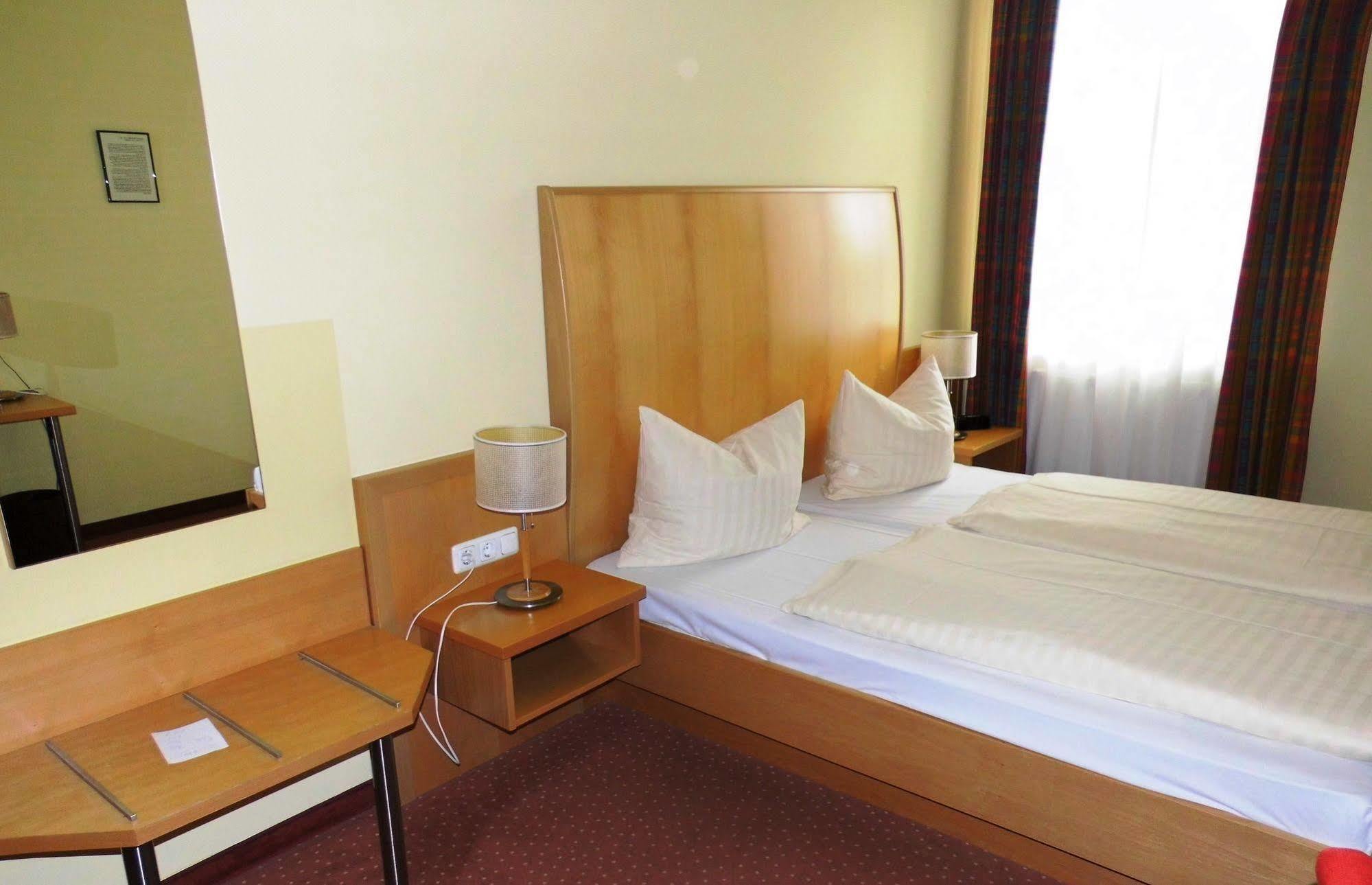 Hotel Erbenhof Веймар Екстер'єр фото