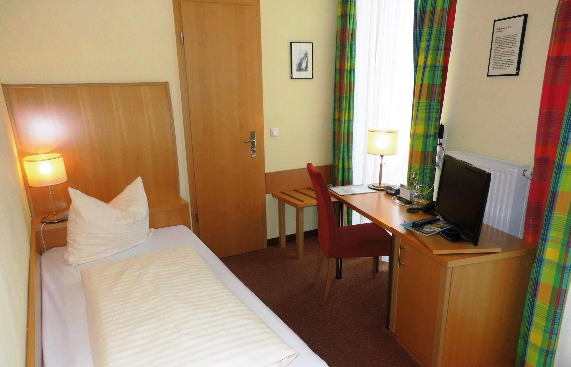 Hotel Erbenhof Веймар Екстер'єр фото