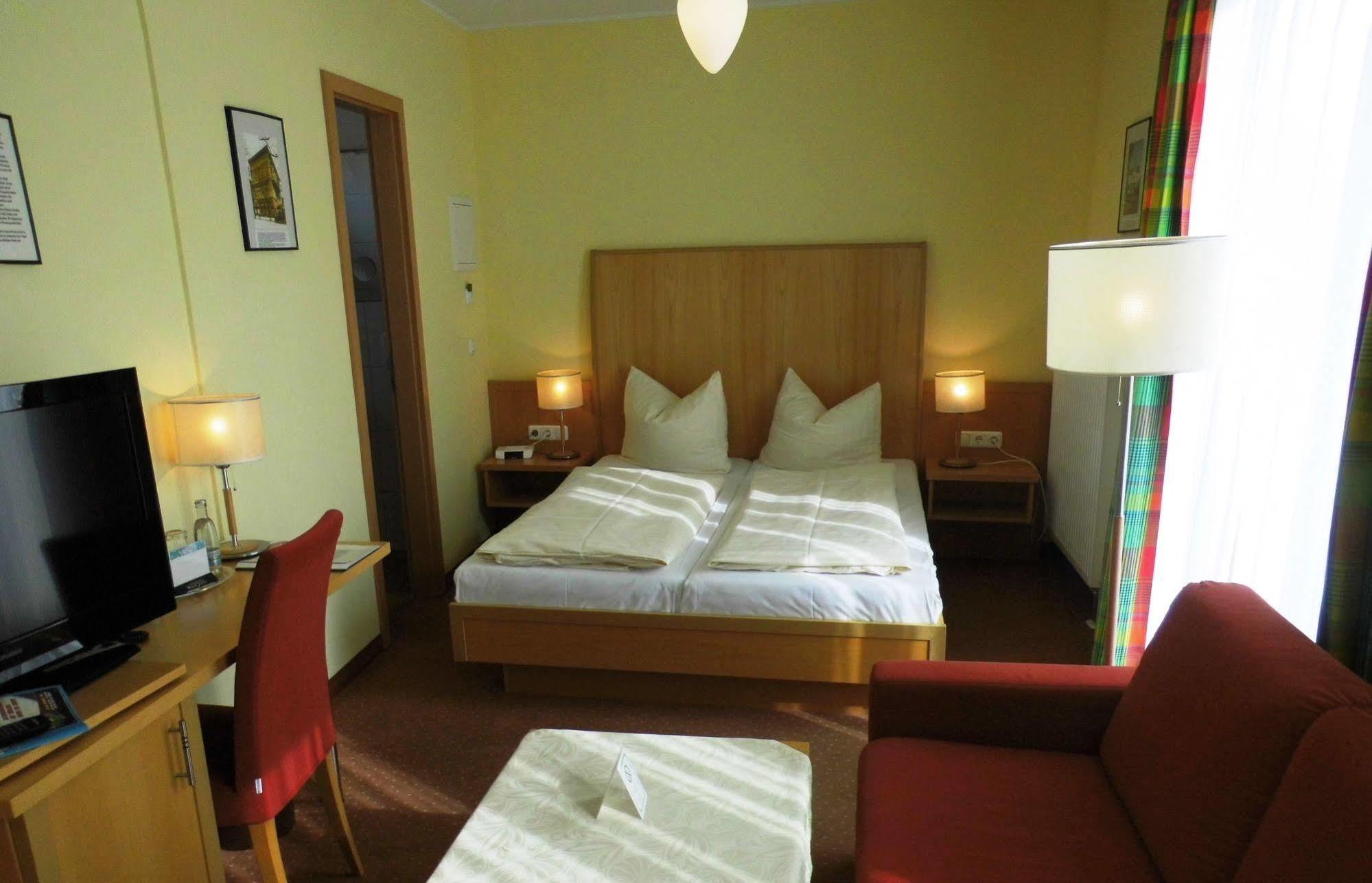 Hotel Erbenhof Веймар Екстер'єр фото