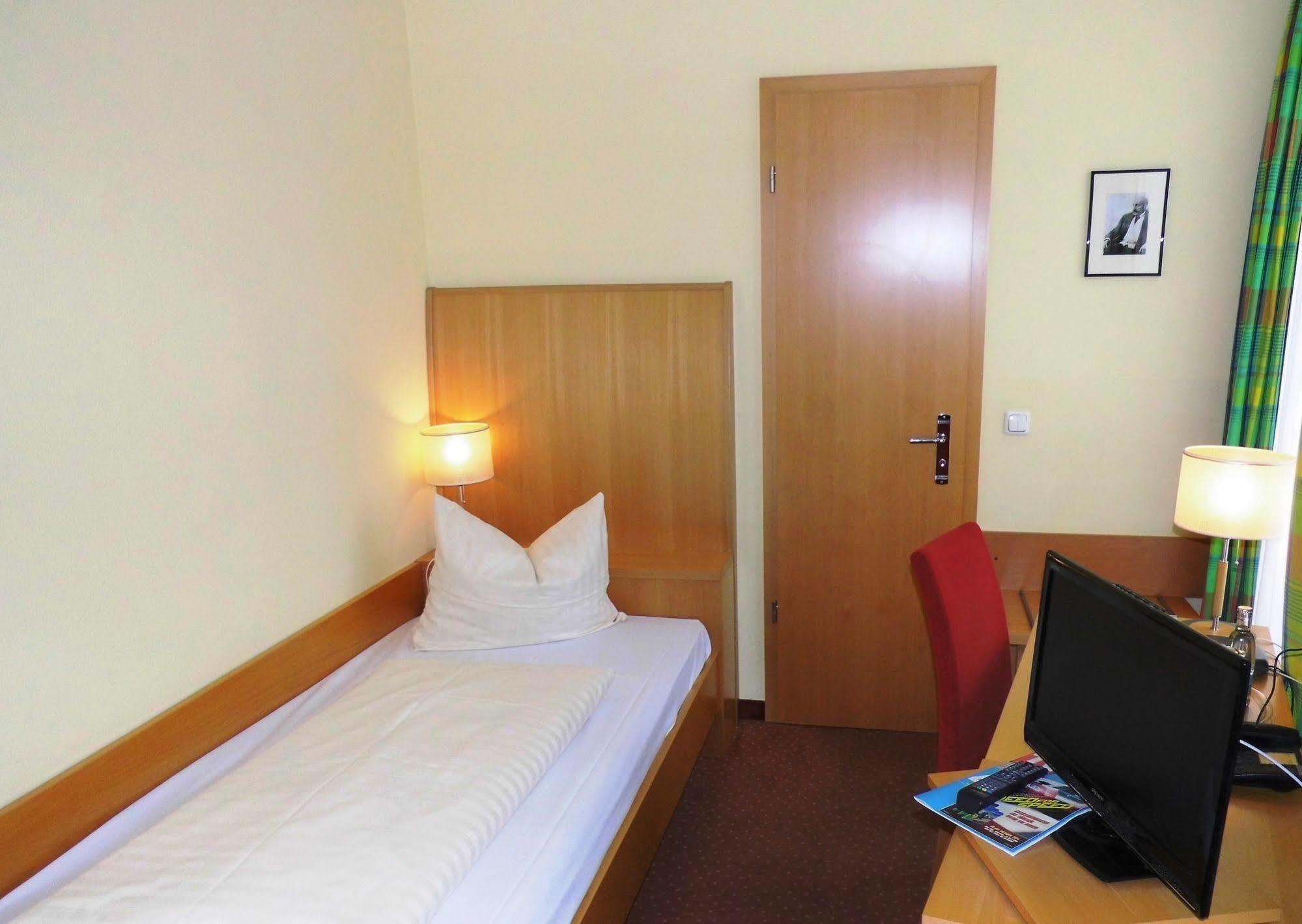 Hotel Erbenhof Веймар Екстер'єр фото