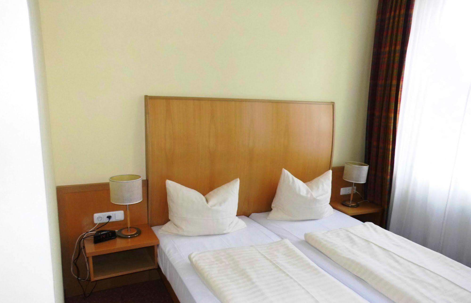 Hotel Erbenhof Веймар Екстер'єр фото
